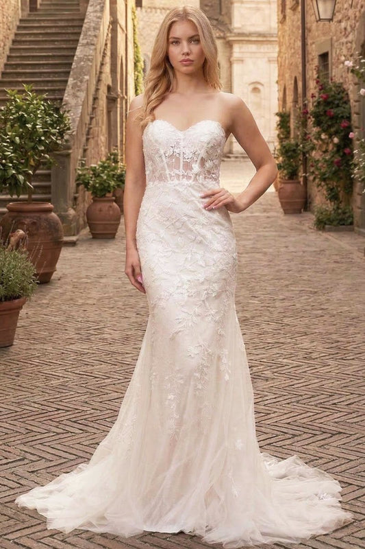 7024 - Mia & Andy Boutique
