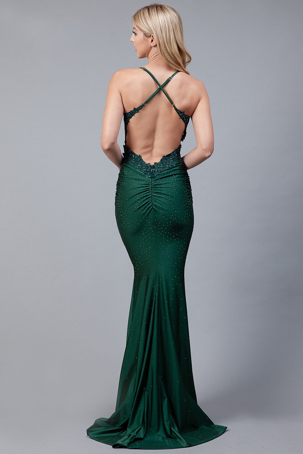 LF329 Alquiler $145.00/Venta $275.00 talla M