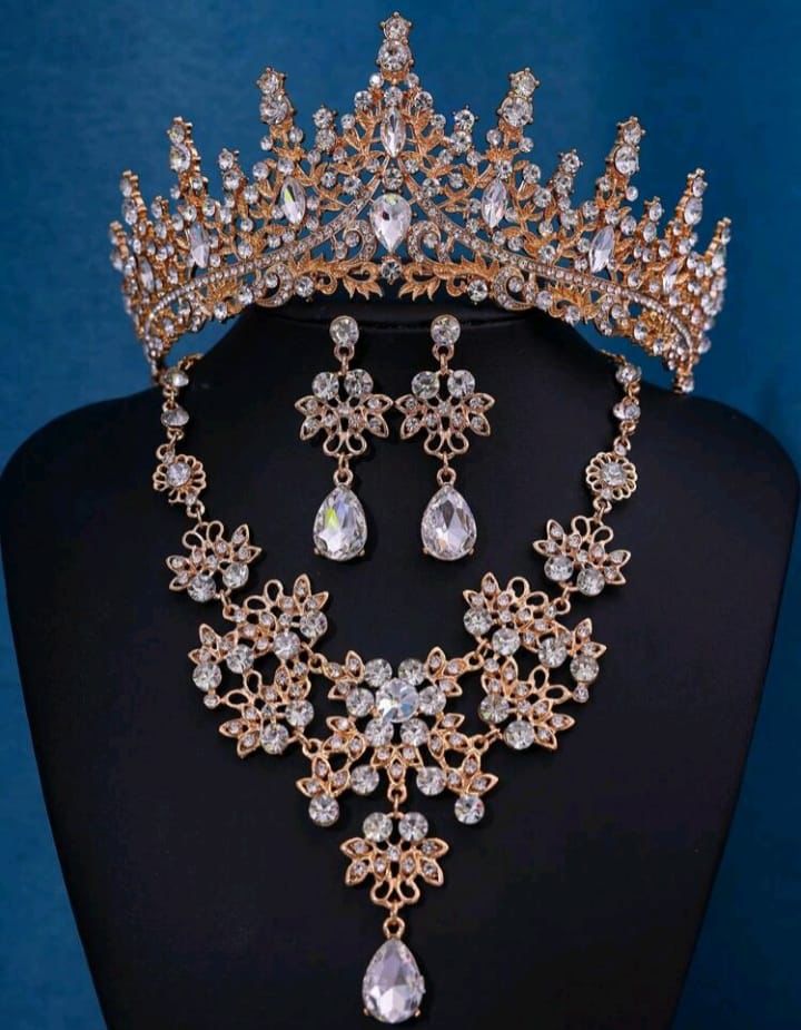 Set de Corona plateado con dorado