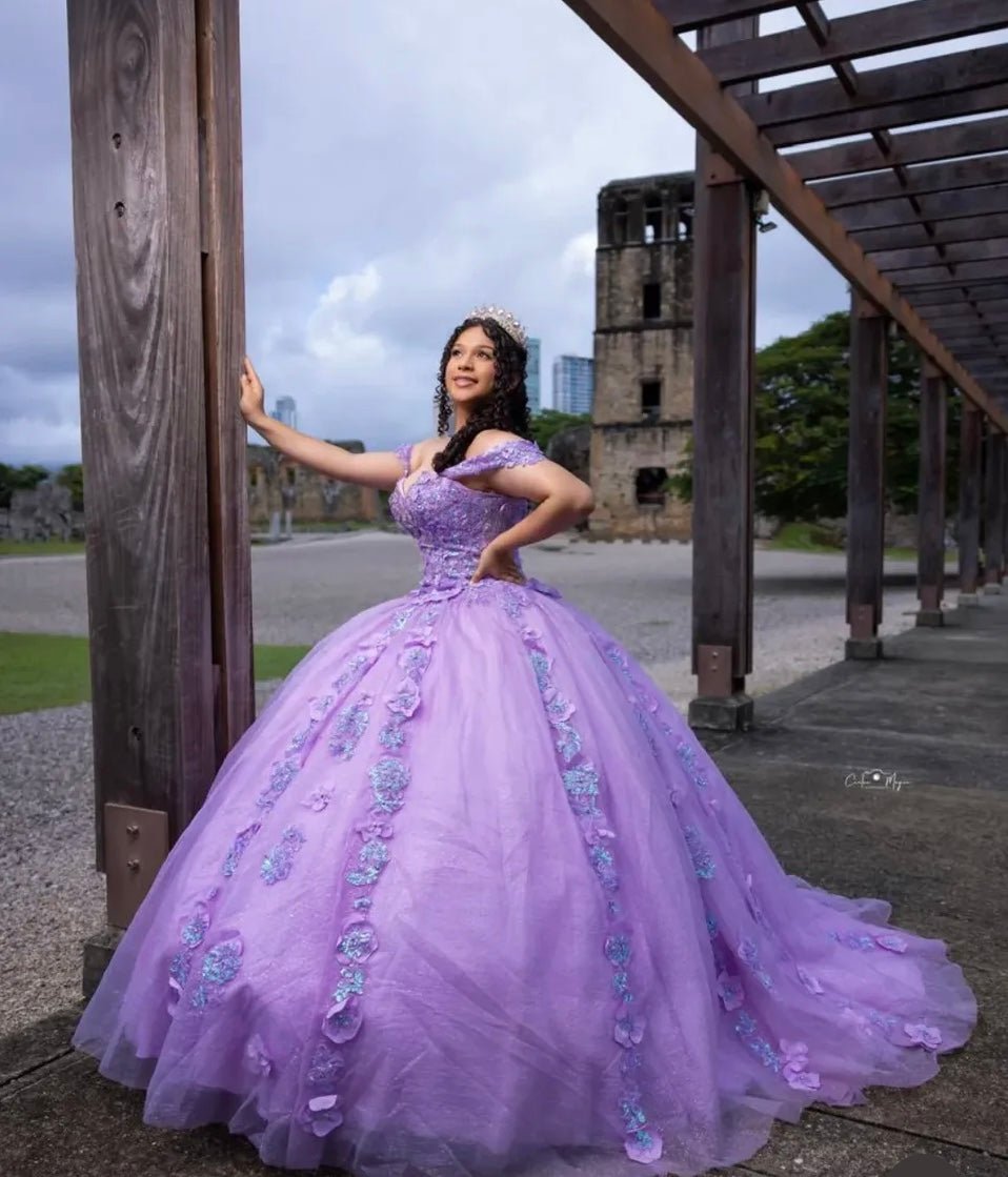 Cita de prueba de vestidos - Mia & Andy Boutique