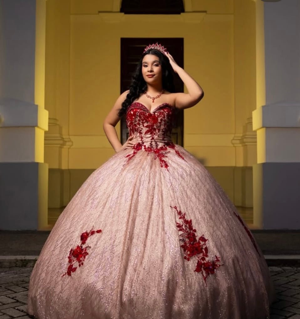 Cita de prueba de vestidos - Mia & Andy Boutique