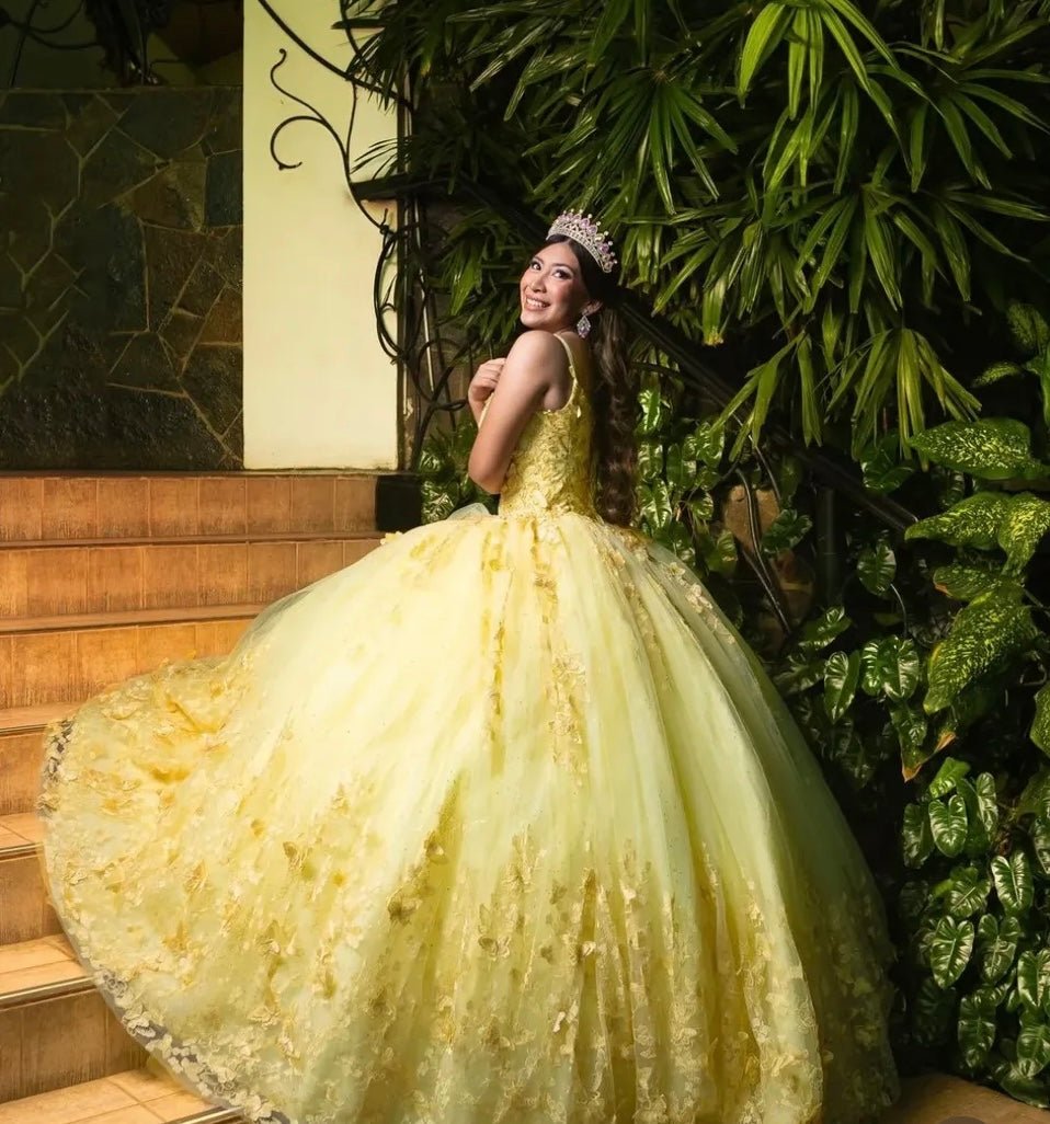 Cita de prueba de vestidos - Mia & Andy Boutique