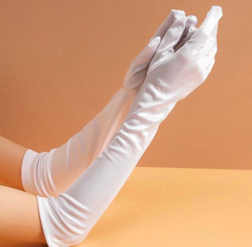 Guantes Princesa Ivory - Mia & Andy Boutique