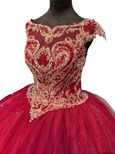 Quinceañera Rojo Vino Brillos - Mia & Andy Boutique