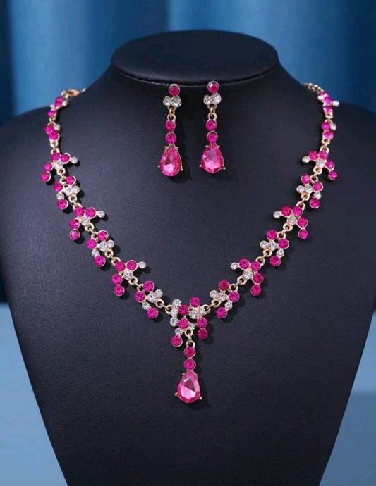 Set de Corona Fucsia - Mia & Andy Boutique
