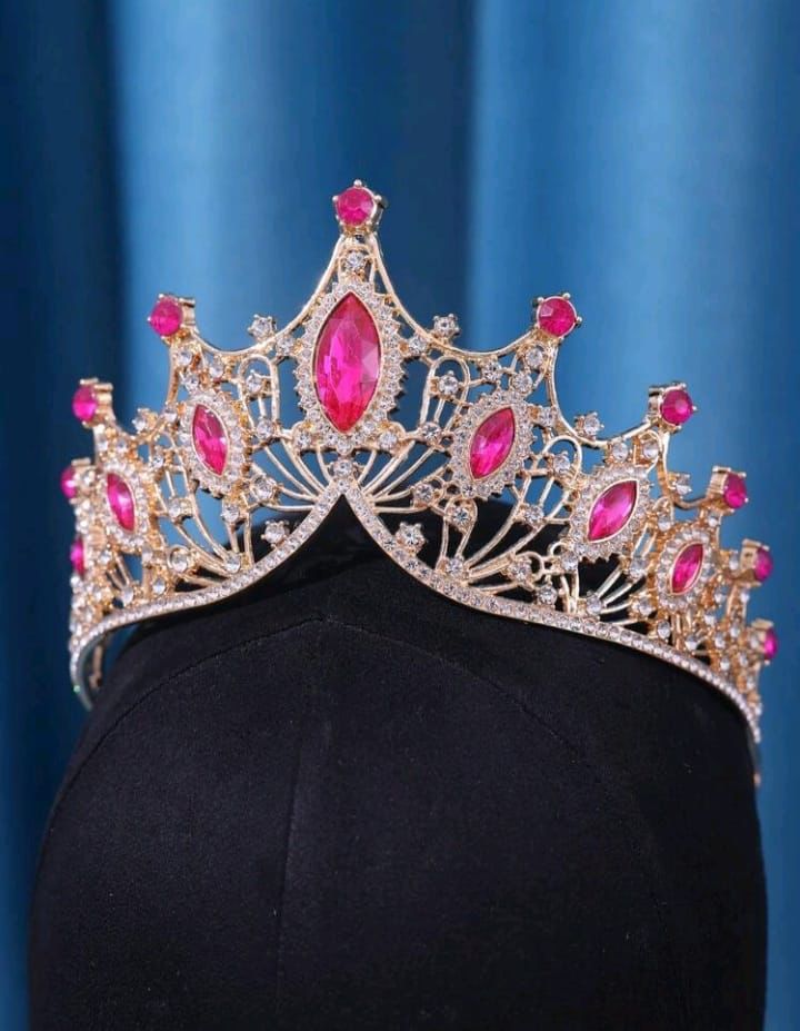 Set de Corona Fucsia - Mia & Andy Boutique