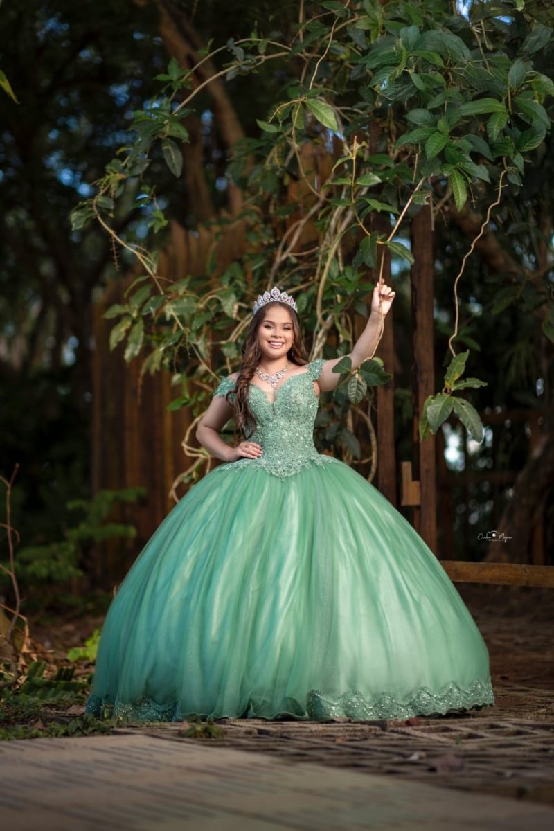 Verde Claro Mayqueen - Mia & Andy Boutique