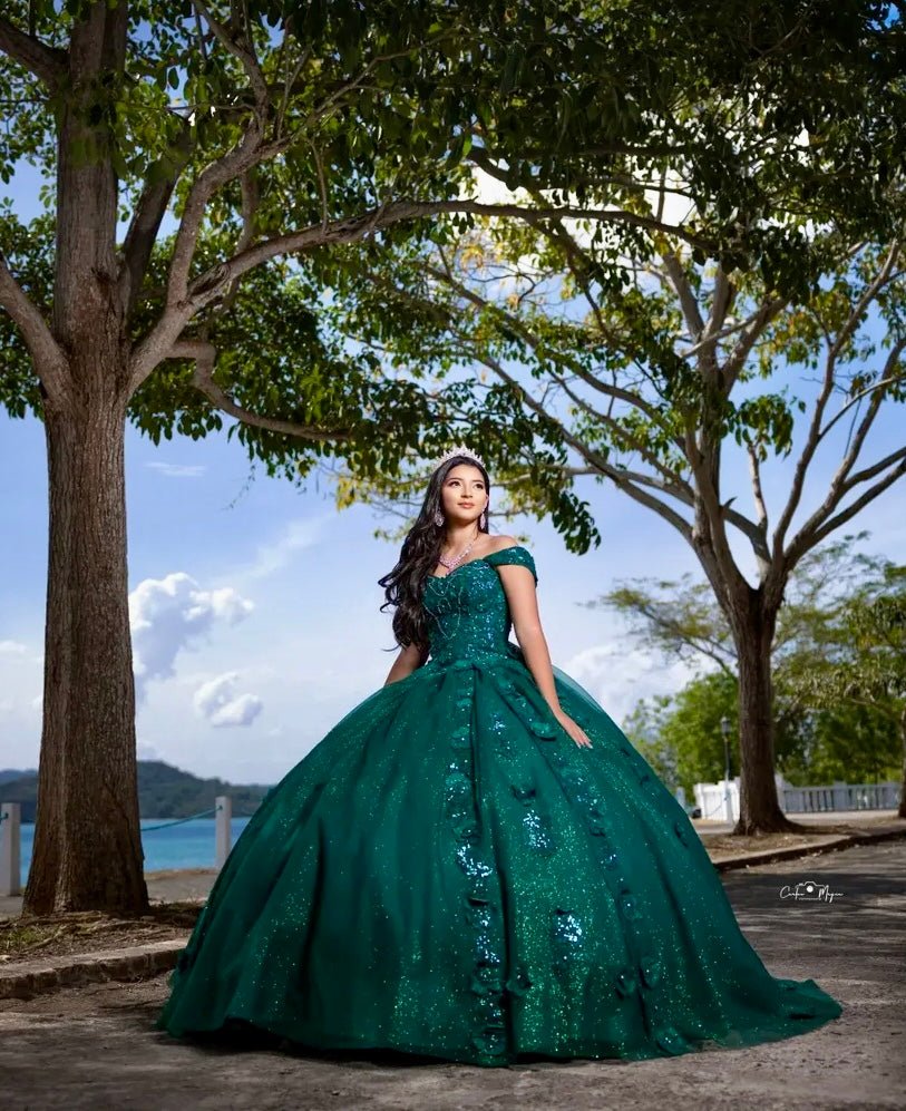 Verde Esmeralda con Flores Verdes y Cola - Mia & Andy Boutique